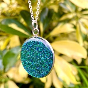 Green glitter resin pendant